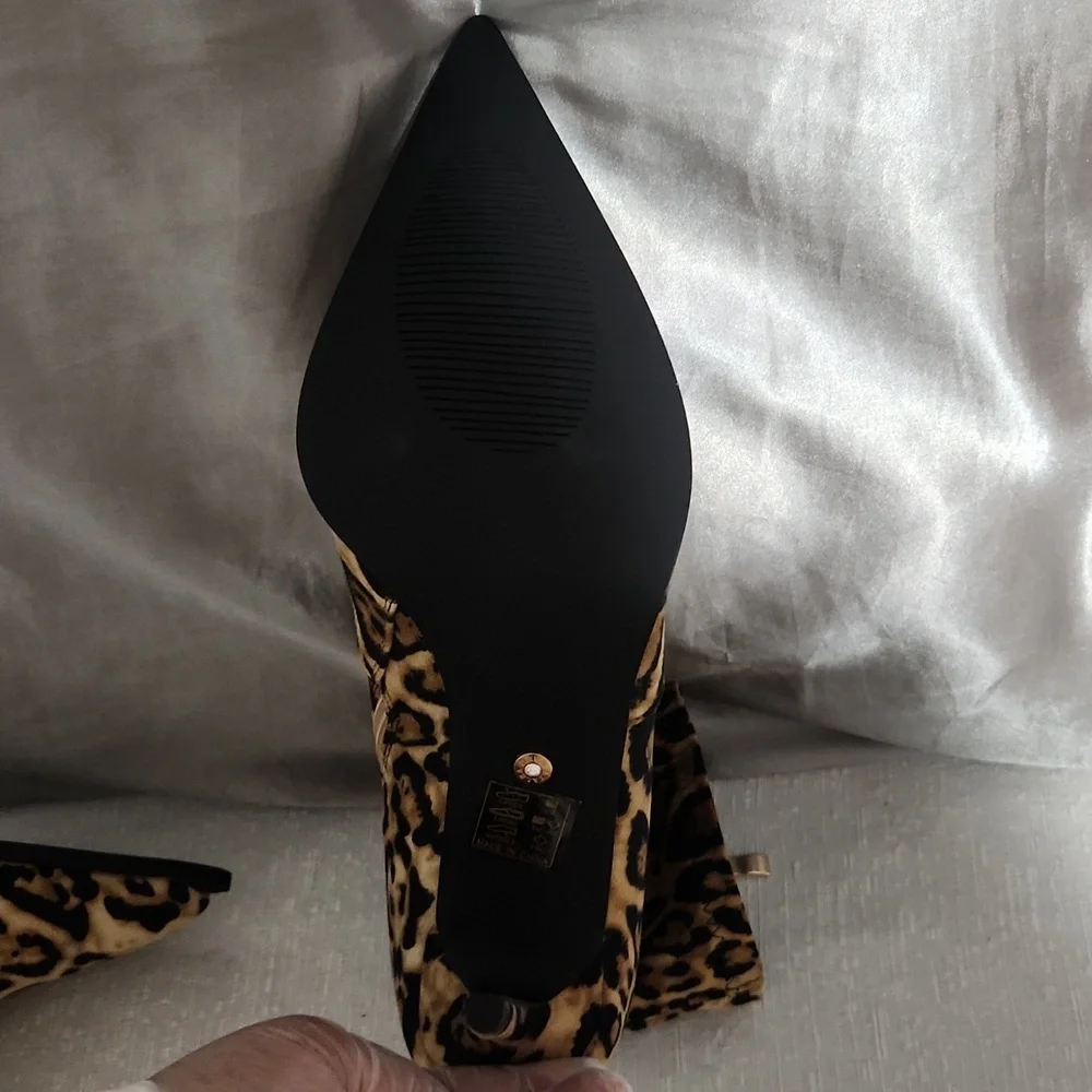 NWOT AZLEA WANG Leopard Print Stiletto Ankle Boots Size 11. - Picture 6 of 14
